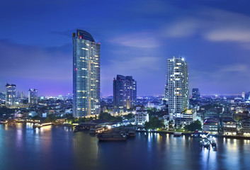Obraz na płótnie Canvas Miejskie City Skyline w nocy, Bangkok, Tajlandia