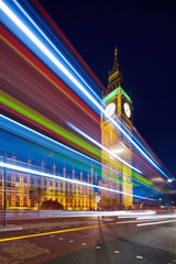Fototapeta na wymiar Big Ben za wiązek światła na czas zmierzchu, Londyn, UK