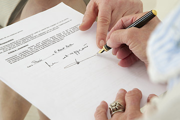 3em âge - Signature d'un contrat
