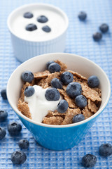 cornflakes with blueberry and yogurt