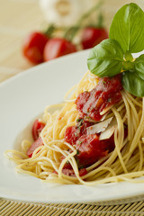 Spaghetti mit Tomatensauce