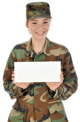 Soldatin mit leerem Schild