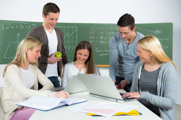 Fototapeta premium gemeinsam ausarbeiten