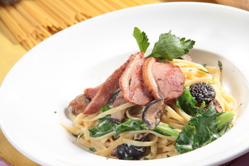 鴨胸スモークパスタ
