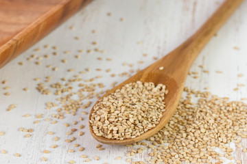 dried sesame on spoon