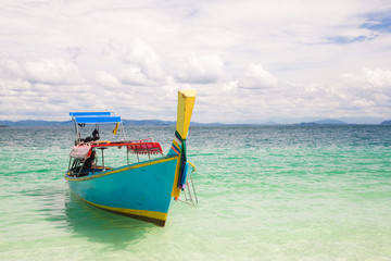 Fototapeta na wymiar Łód¼ na Andaman Beach