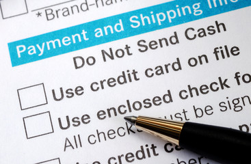 Obraz premium Make payment with Credit card or check concept online shopping
