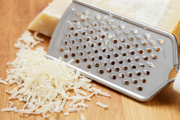 Geriebener Parmesankäse