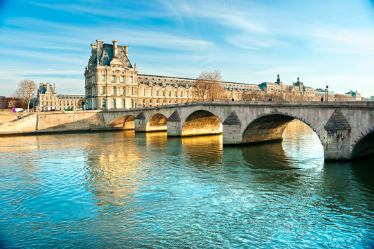 Fototapeta Luwr i Pont du Carousel, Paryż - Francja