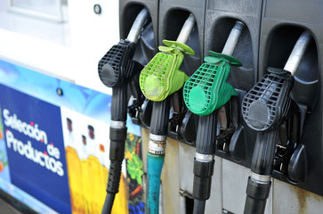 Mangueras del surtidor de la gasolinera