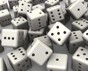 Игральные кости на светлой поверхности