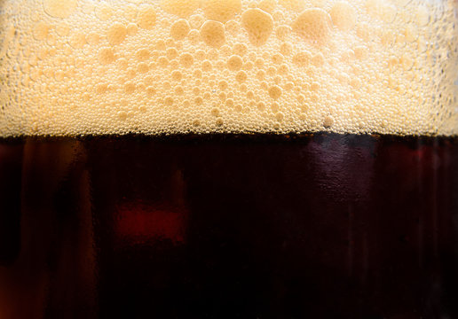 Brasserie foam in the glass