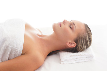 Obraz na płótnie Canvas Young attractive woman getting spa treatment