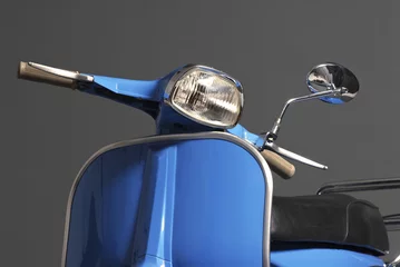 Wandcirkels aluminium Klassieke Italiaanse scooter © poplasen