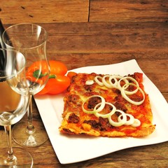 ein Stück Pizza