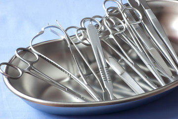 Surgical instruments in kidney tray