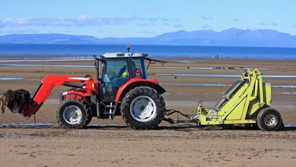 beach cleaner tractor