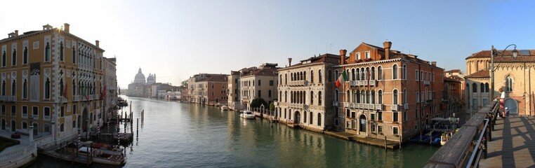 Fototapeta na wymiar Italy beauty, typical canal street in Venice