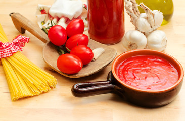 tomato sauce with ingredients