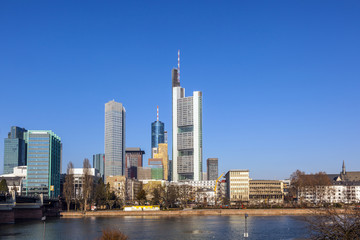 Fototapeta na wymiar Widok na panoramę Frankfurtu, Niemcy