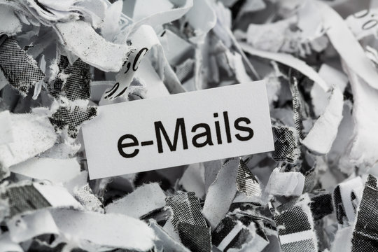 Papierschnitzel Stichwort e-Mails