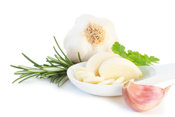 Heads of garlic isolated on white background_III © Silvy78