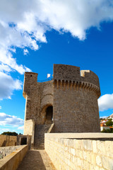 Fototapeta na wymiar Minceta Wieża która jest obrona starego Dubrownika