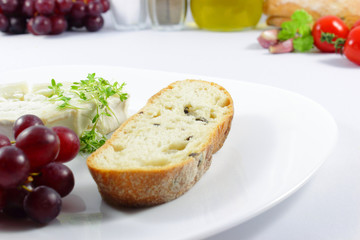 goat cheese with bread - Ziegenweichkäse mit Brot