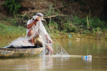Pêcheur cambodgien