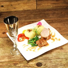 Schweinefilet auf Speckbohnen und Kartoffelklössen