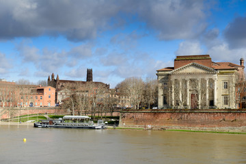Quais de la Garonne à Toulouse