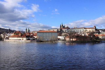 Obraz premium Wnter Prague gothic Castle above River Vltava, Czech Republic