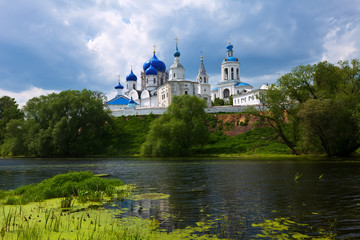 Fototapeta na wymiar Klasztor Świętej Bogolyubovo