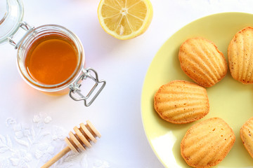 Madeleine Keksen mit Zitrone und Honig