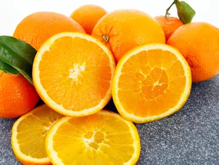 Deurstickers Plakjes fruit Verse sinaasappelen