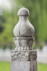 Orante stone balustrade around a lake