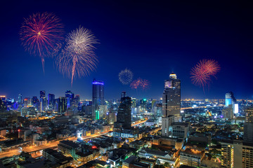 Obraz premium Firework of Cityscape at Night in Bangkok