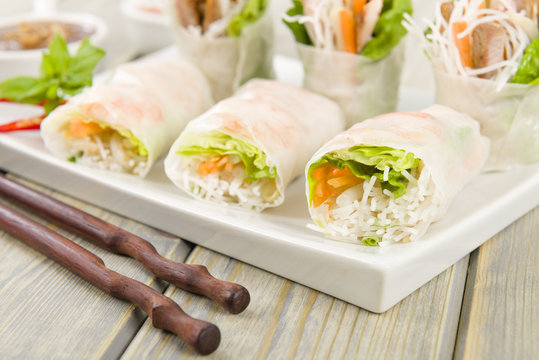 Goi Cuon - Vietnamese fresh spring rolls with pork and prawns