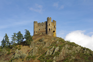 Château d’Alleuze dans le cantal