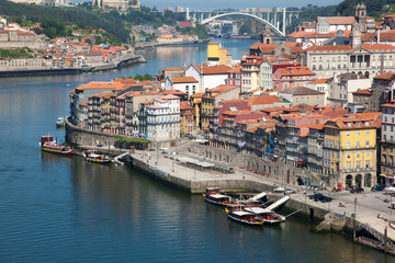 Fototapeta na wymiar Widok z Porto, Portugalia