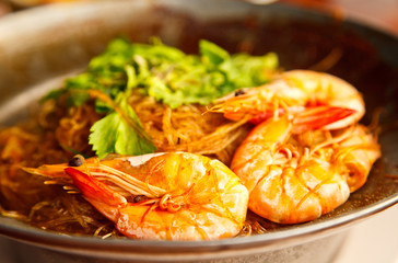 Shrimp potted with vermicelli