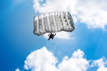 Photo sur Plexiglas Sports aériens parachutiste