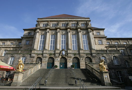Das Rathaus von Kassel in der Oberen Koenigstrasse