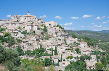 das berühmte mittelalterliche Dorf Gordes in der Provence