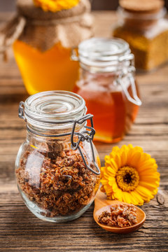 Propolis granule