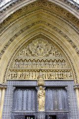 Fototapeta na wymiar drzwi do Westminster Abbey