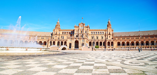 Obraz premium PANORÁMICA. PLAZA DE ESPAÑA DE SEVILLA, ANDALUCÍA, ESPAÑA