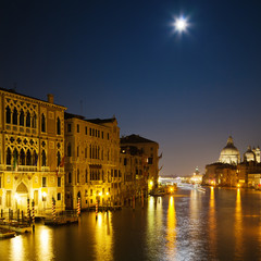 Fototapeta na wymiar Grand Canal w Venedig pięknej Mondschein