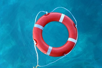 Rettungsring im Wasser