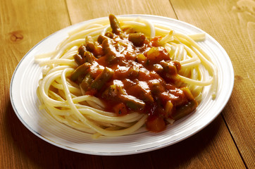  pasta with tomato sauce